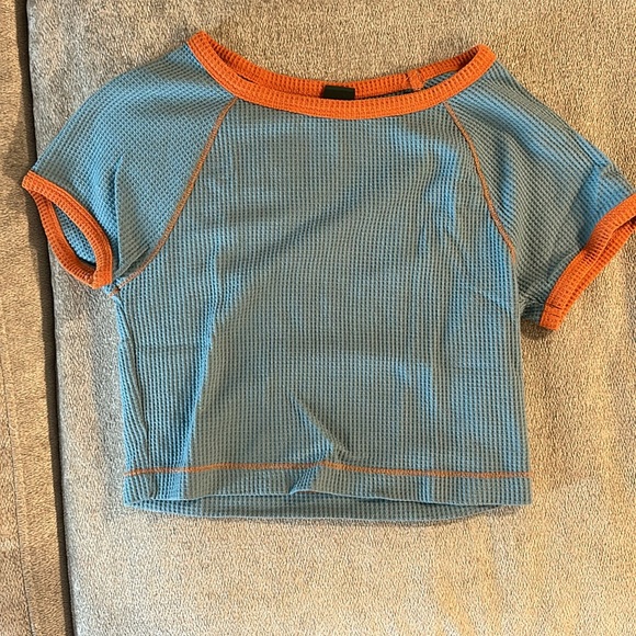 Set of 2 small wild fable crop tops - Picture 2 of 3